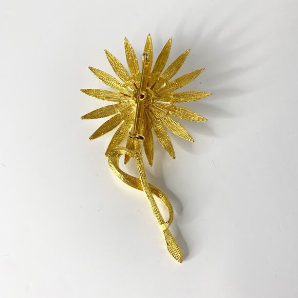 Vintage Enamel Daisy Flower Brooch On A Stem Gold Tone Pin White Gold Tipped - Picture 3 of 5